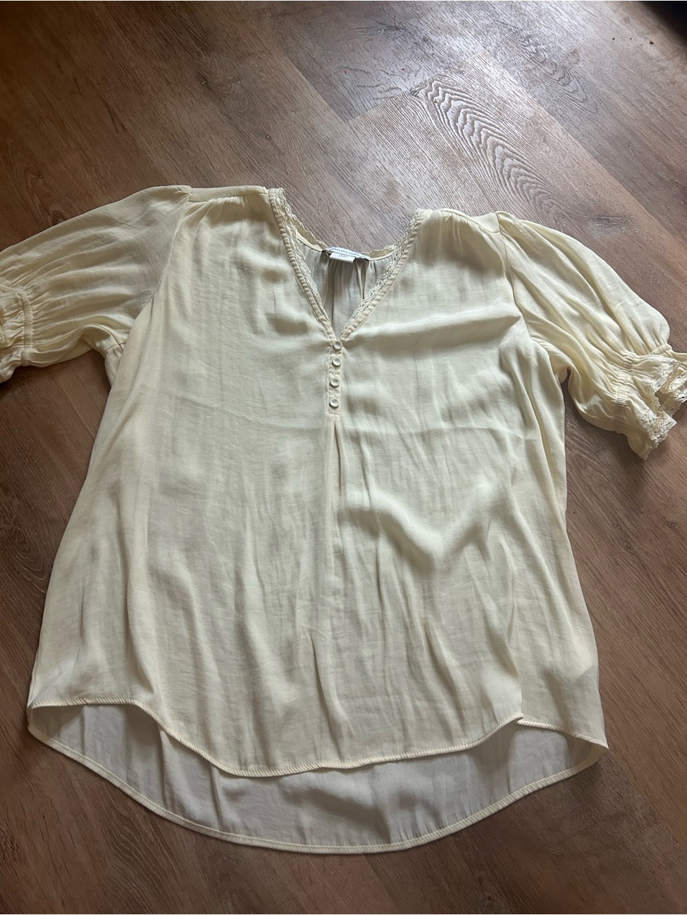 cupcakes & cashmere Pale Yellow V-Neck Button Front Blouse